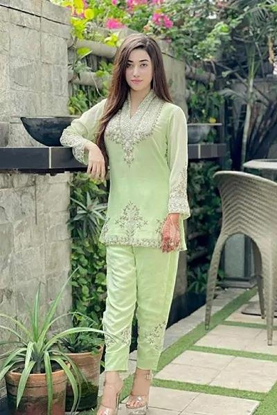 Female Escorts Versova